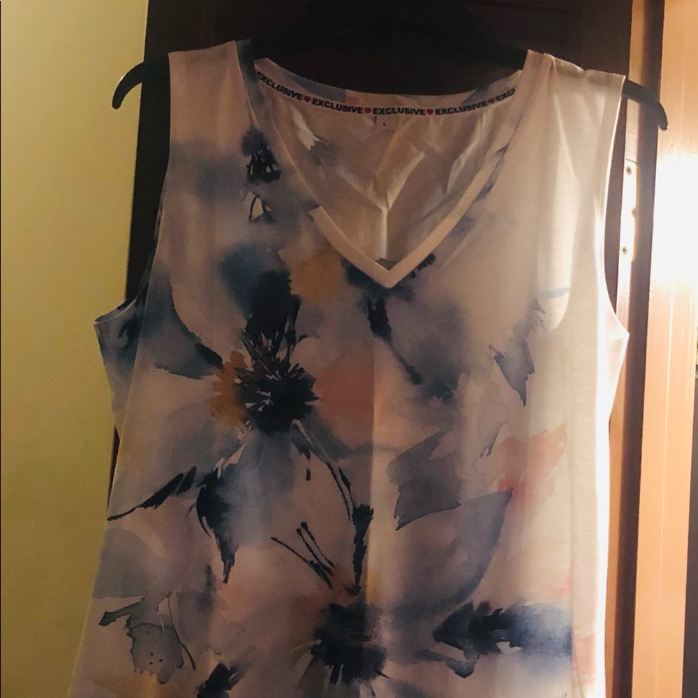 Sleeveless Top